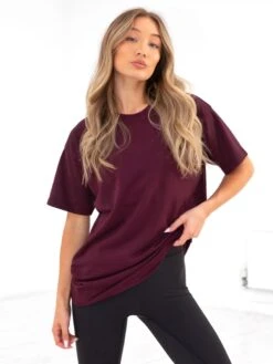 Isabel Oversized T-Shirt - Burgundy 8 Isabel Oversized T-Shirt - Burgundy -Blakely Clothing Store 196IW BURGUNDYD 1