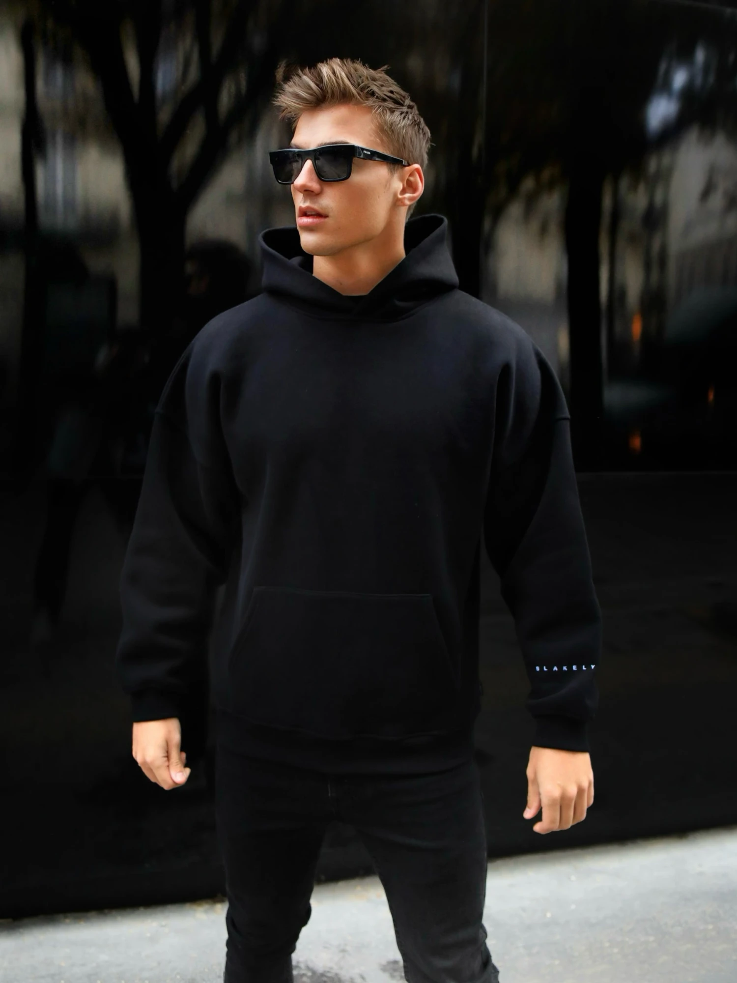 Members Idris Oversized Hoodie - Black & Blue 3 Members Idris Oversized Hoodie - Black & Blue - Image 3