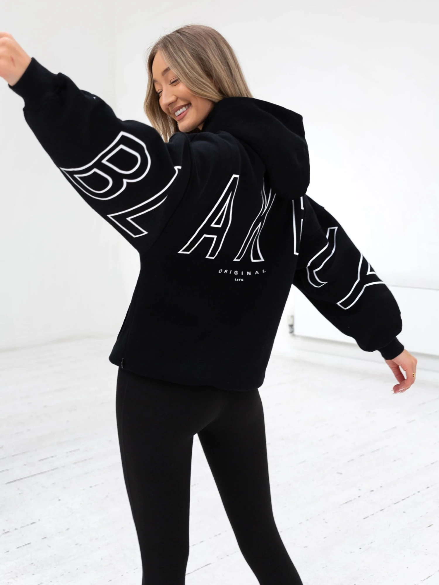 Outline Isabel Oversized Hoodie - Black 3 Outline Isabel Oversized Hoodie - Black - Image 3