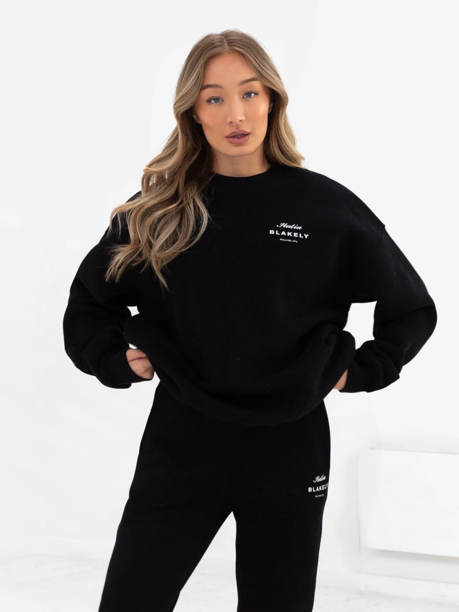Italia Oversized Jumper - Black 2 Italia Oversized Jumper - Black - Image 2