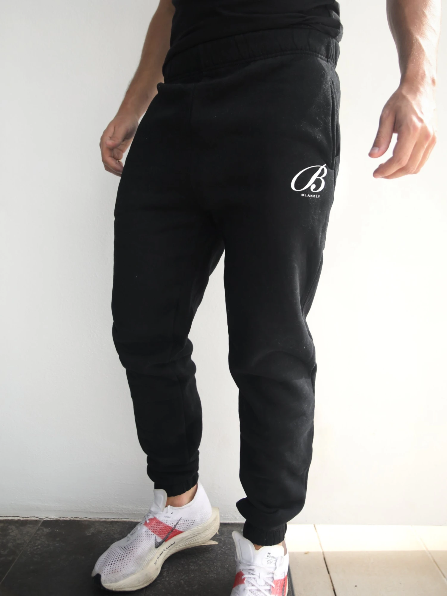 Vita Relaxed Sweatpants - Black 3 Vita Relaxed Sweatpants - Black - Image 3
