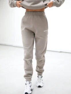 Heritage Sweatpants - Neutral Grey 9 Heritage Sweatpants - Neutral Grey -Blakely Clothing Store 225VMSafariGreen 02D
