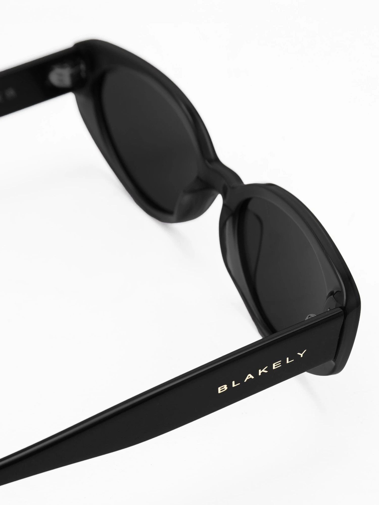 Lanai Sunglasses - Black 6 Lanai Sunglasses - Black - Image 6