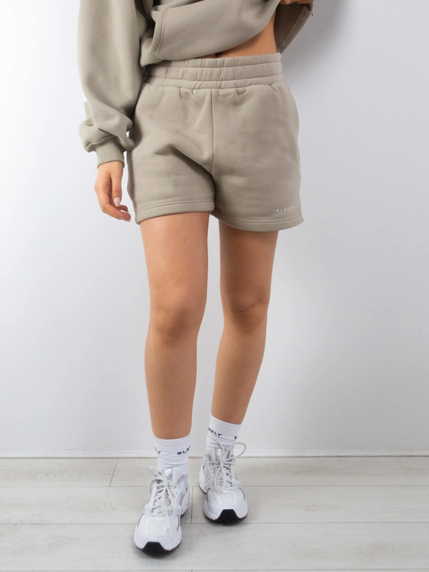 Isabel Jogger Shorts - Beige 8 Isabel Jogger Shorts - Beige - Image 8