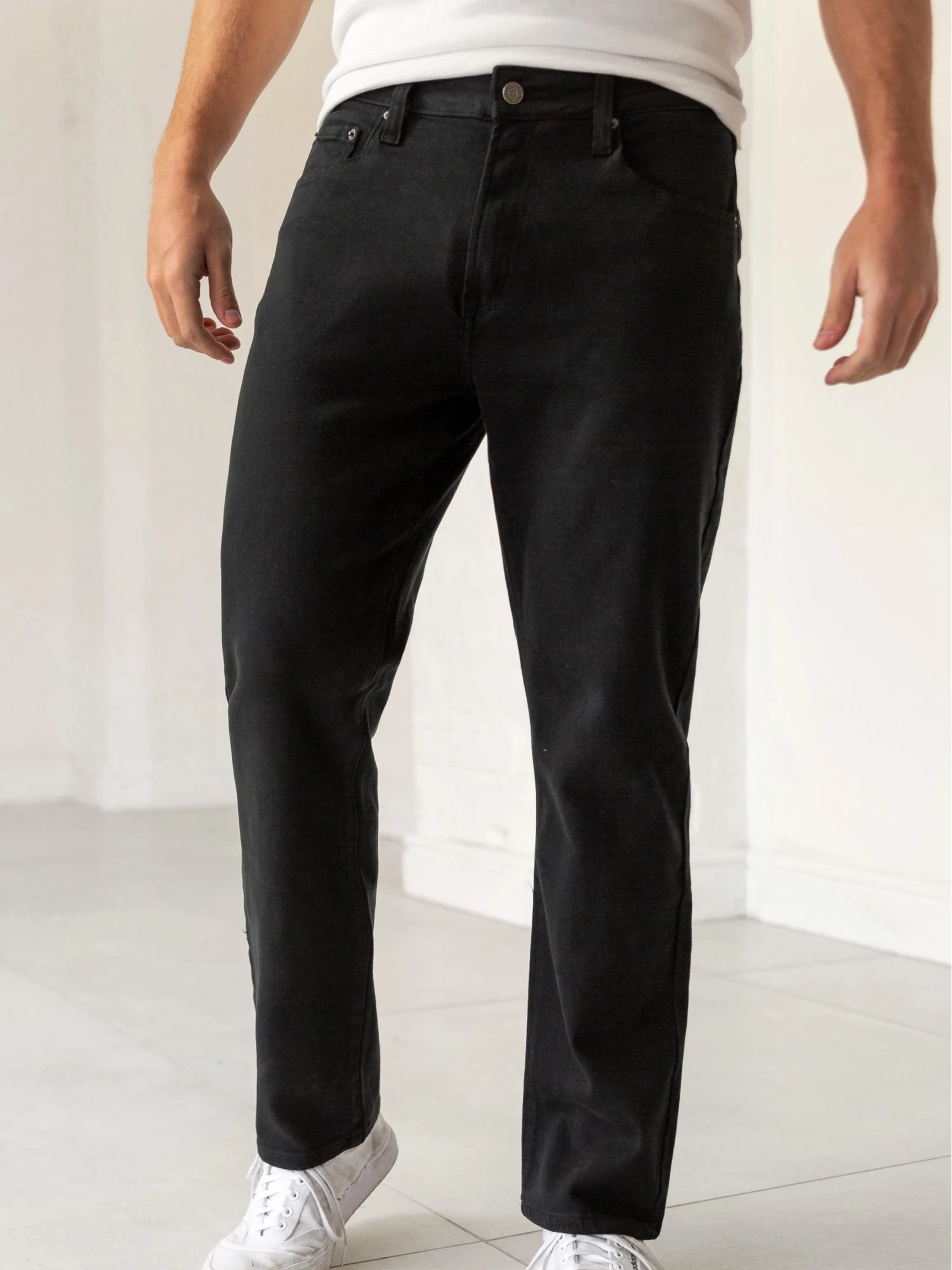 Vol.13 Straight Jeans - Black 2 Vol.13 Straight Jeans - Black - Image 2