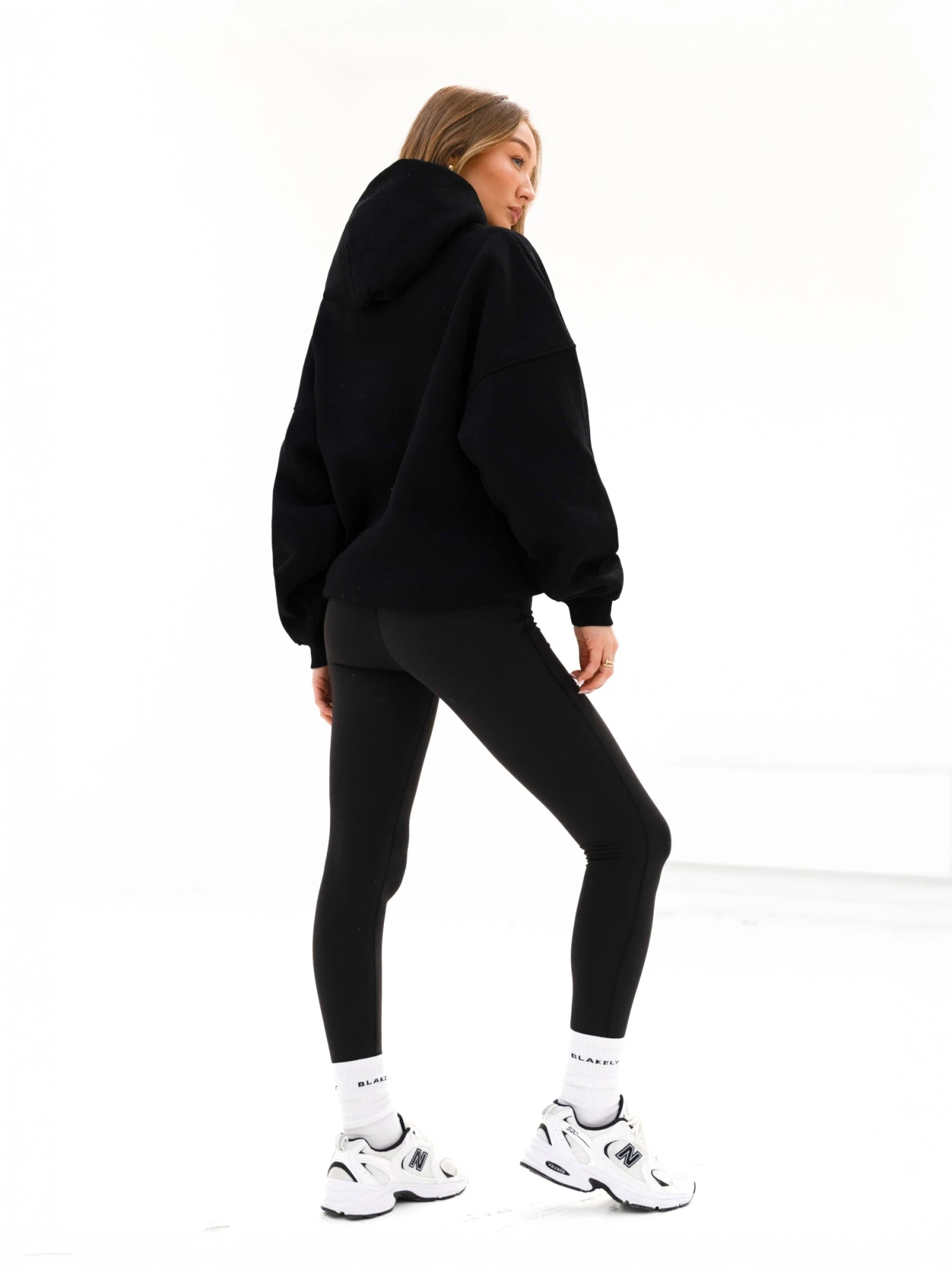 Madison Oversized Hoodie - Black 4 Madison Oversized Hoodie - Black - Image 4
