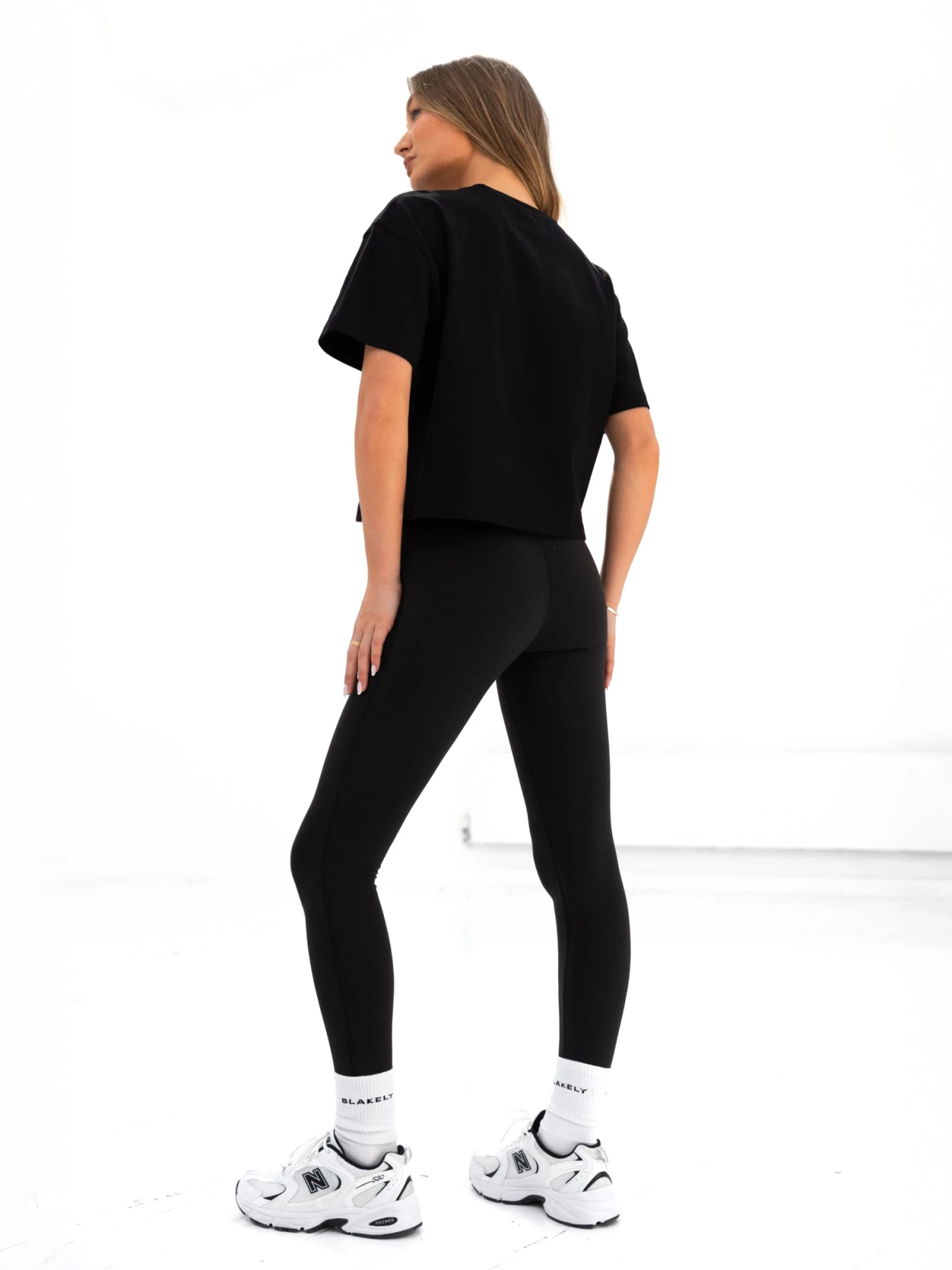 Melrose Cropped T-Shirt - Black 5 Melrose Cropped T-Shirt - Black - Image 5