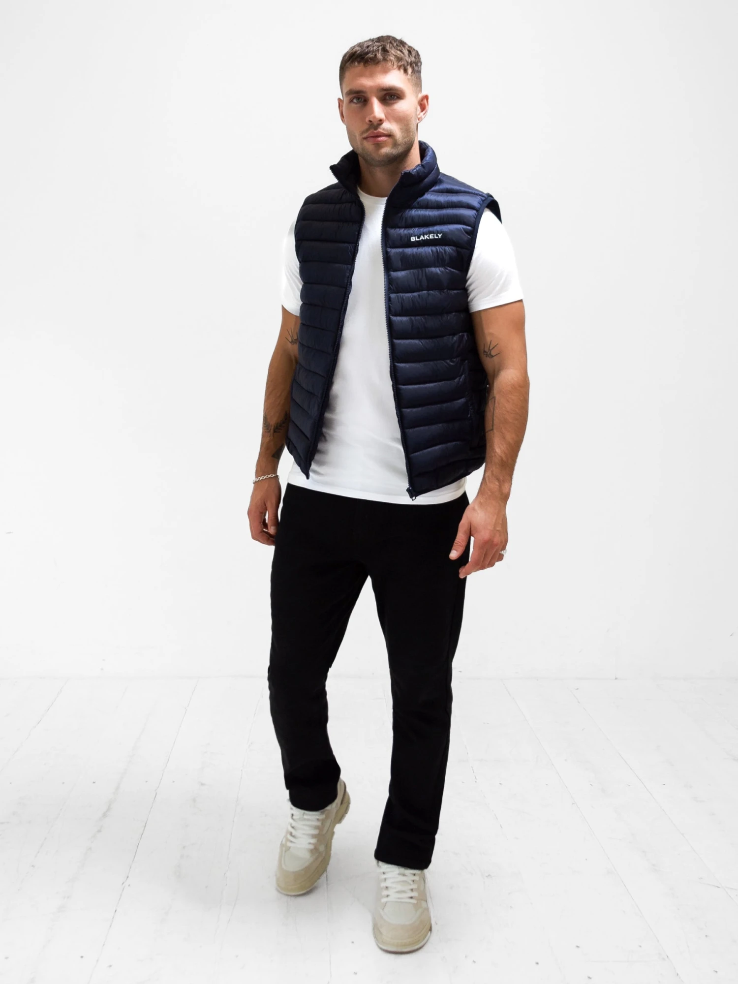 Ellis Lightweight Gilet - Navy 5 Ellis Lightweight Gilet - Navy - Image 5