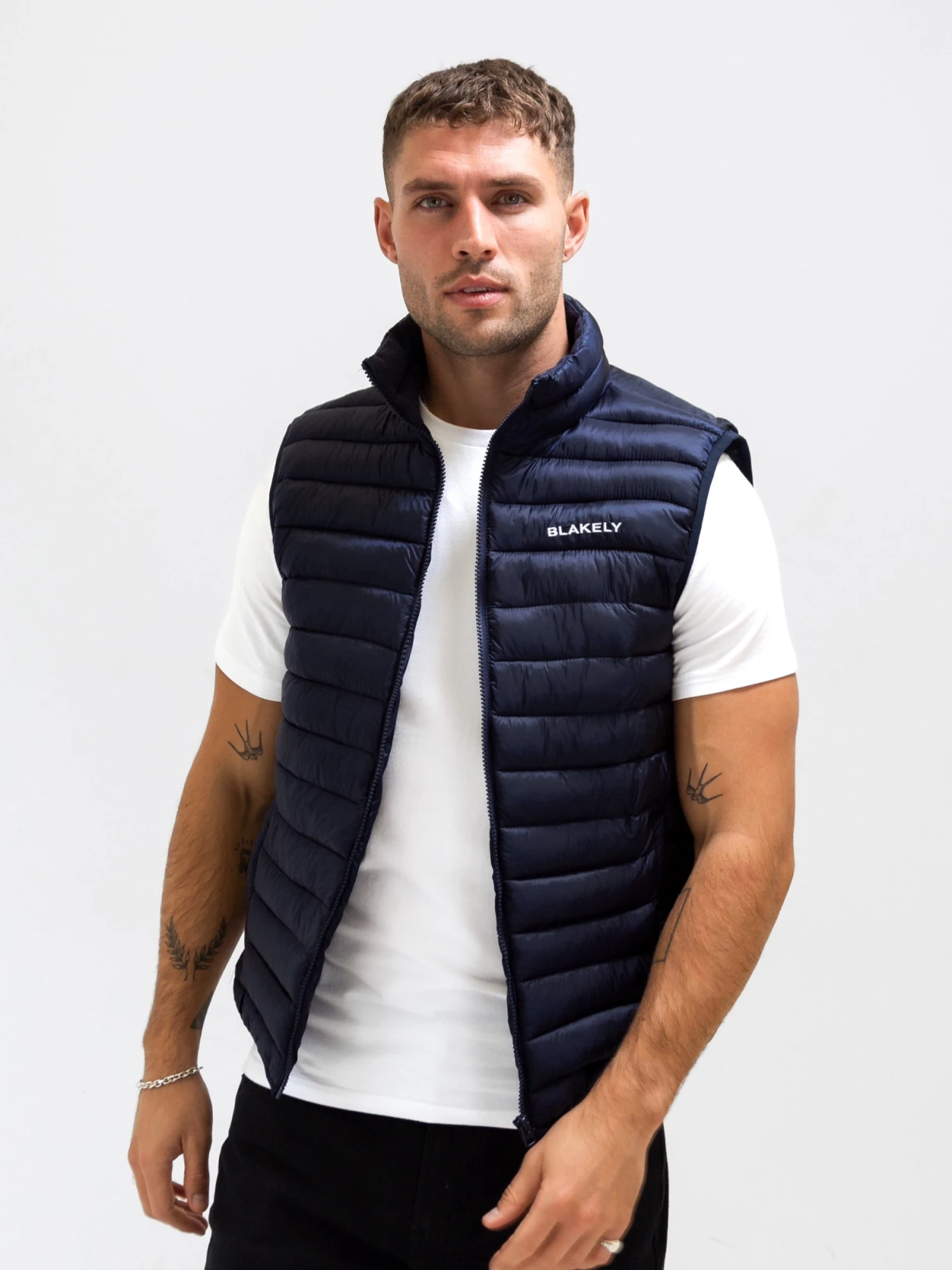 Ellis Lightweight Gilet - Navy 2 Ellis Lightweight Gilet - Navy - Image 2