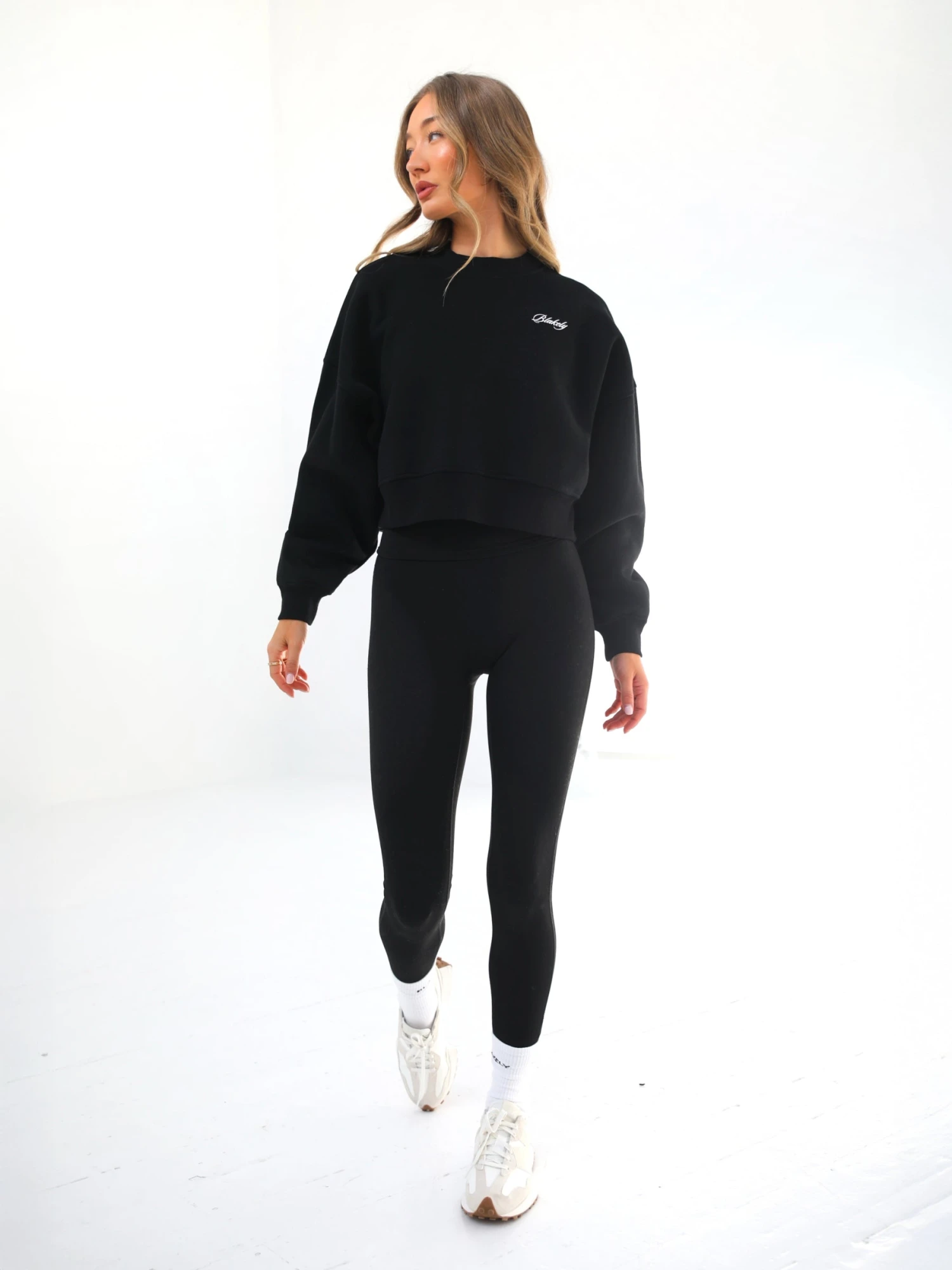 Off Duty Cropped Jumper - Black 3 Off Duty Cropped Jumper - Black - Image 3