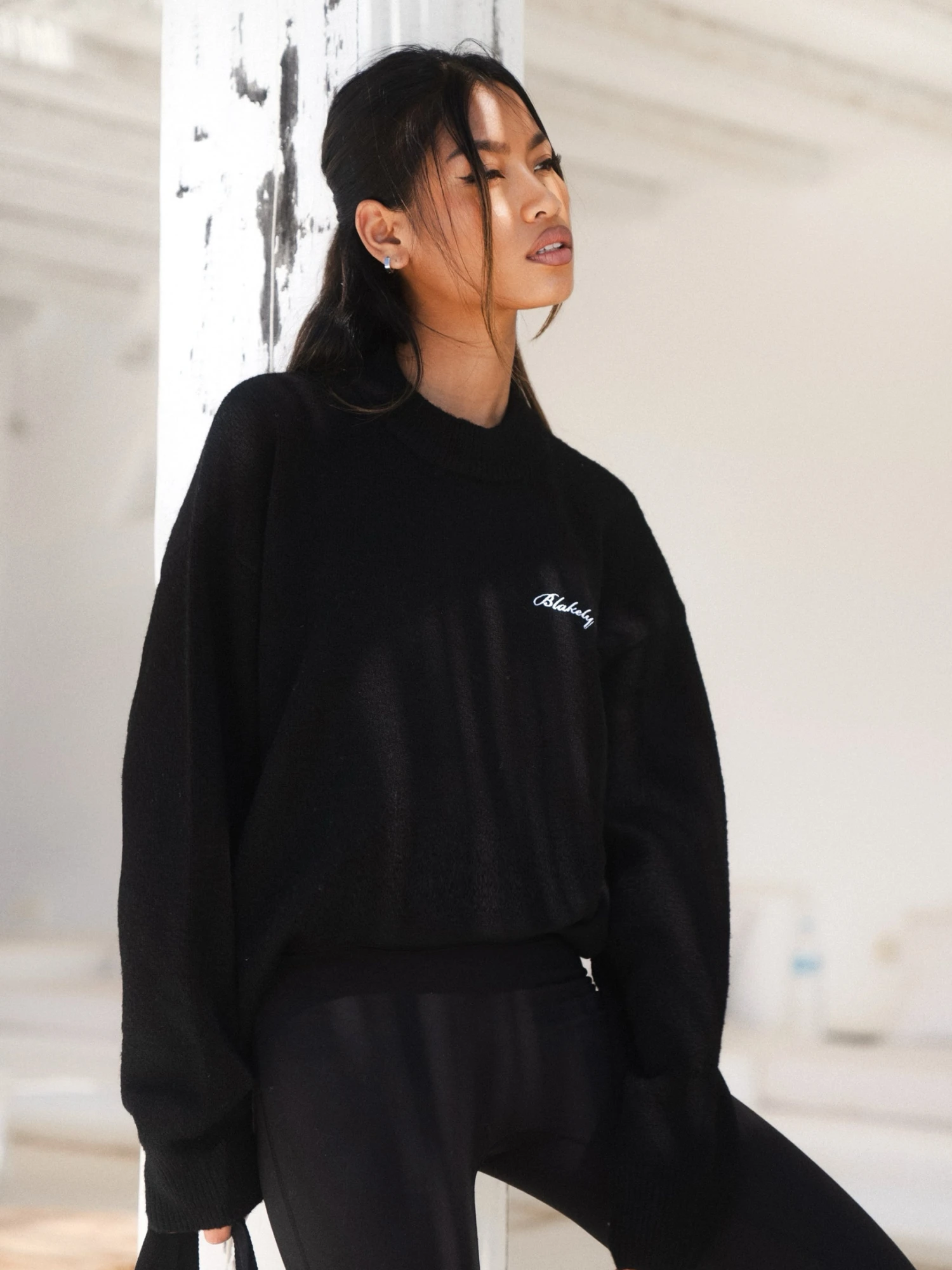 Oversized Knitted Jumper - Black 2 Oversized Knitted Jumper - Black - Image 2