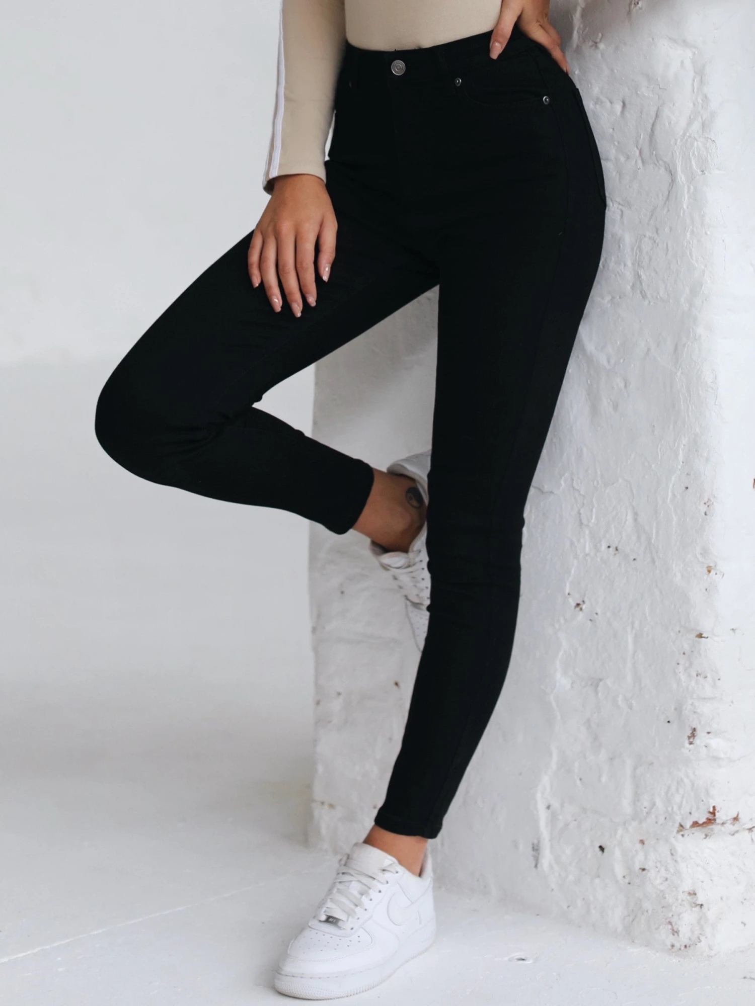 High Waisted Skinny Jeans - Black 2 High Waisted Skinny Jeans - Black - Image 2