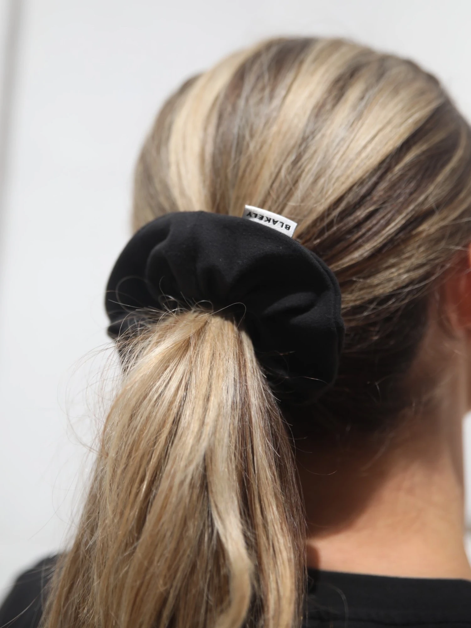 Blakely Scrunchie - Black 2 Blakely Scrunchie - Black - Image 2