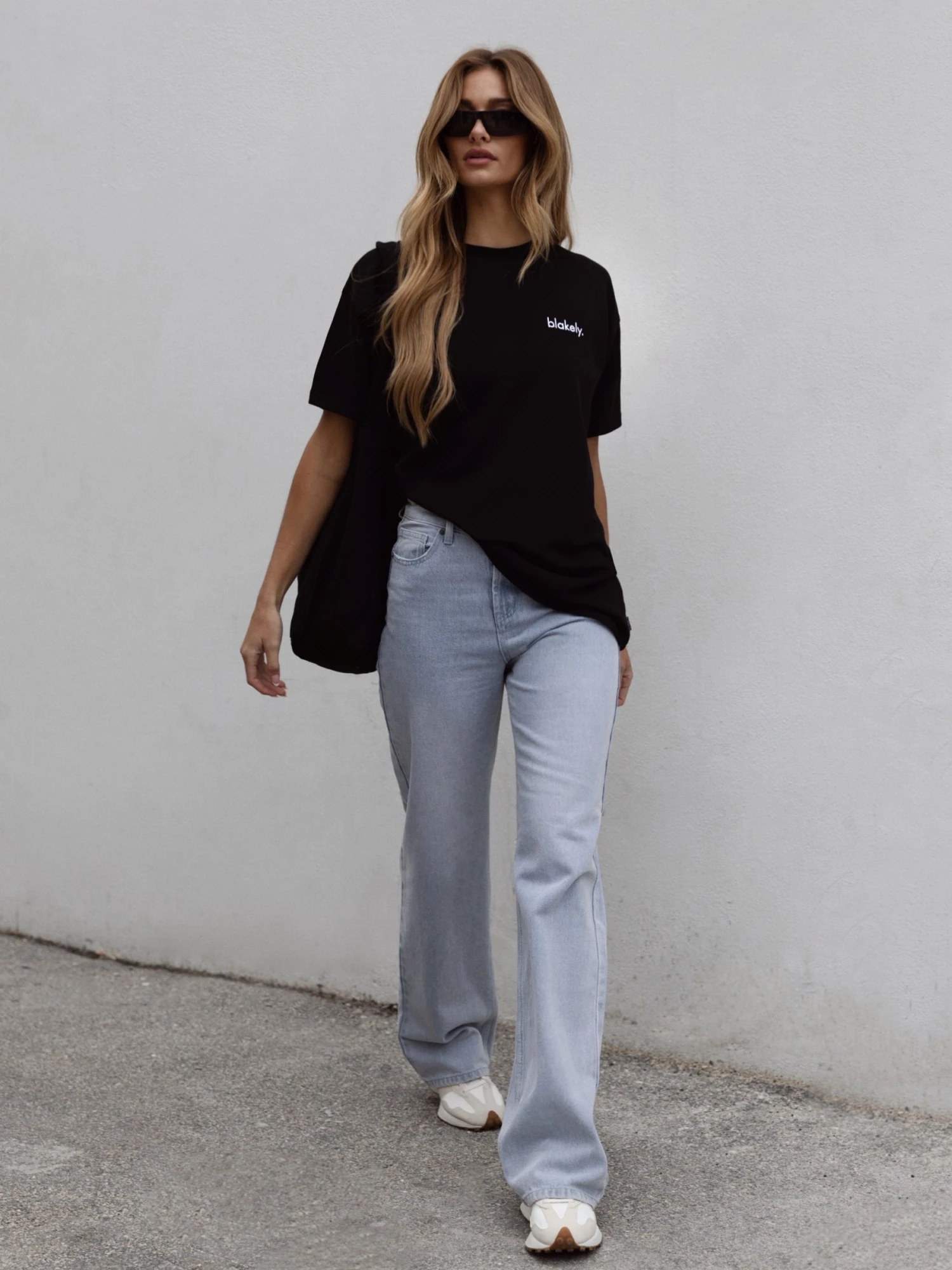 Sami Oversized T-Shirt - Black 3 Sami Oversized T-Shirt - Black - Image 3