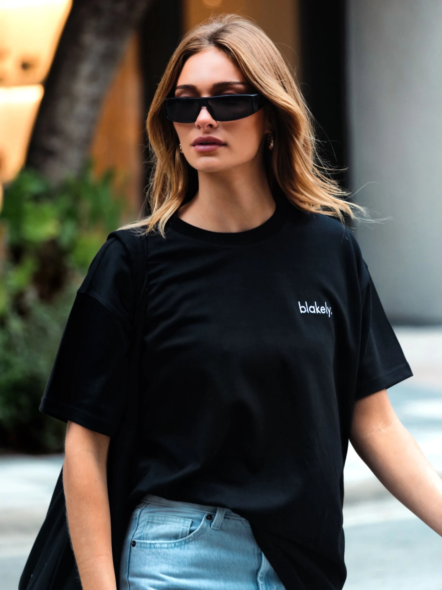 Sami Oversized T-Shirt - Black 2 Sami Oversized T-Shirt - Black - Image 2