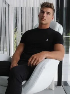 Blakely Salthouse T-Shirt in Black - Slim Fit Cotton Jersey Tee