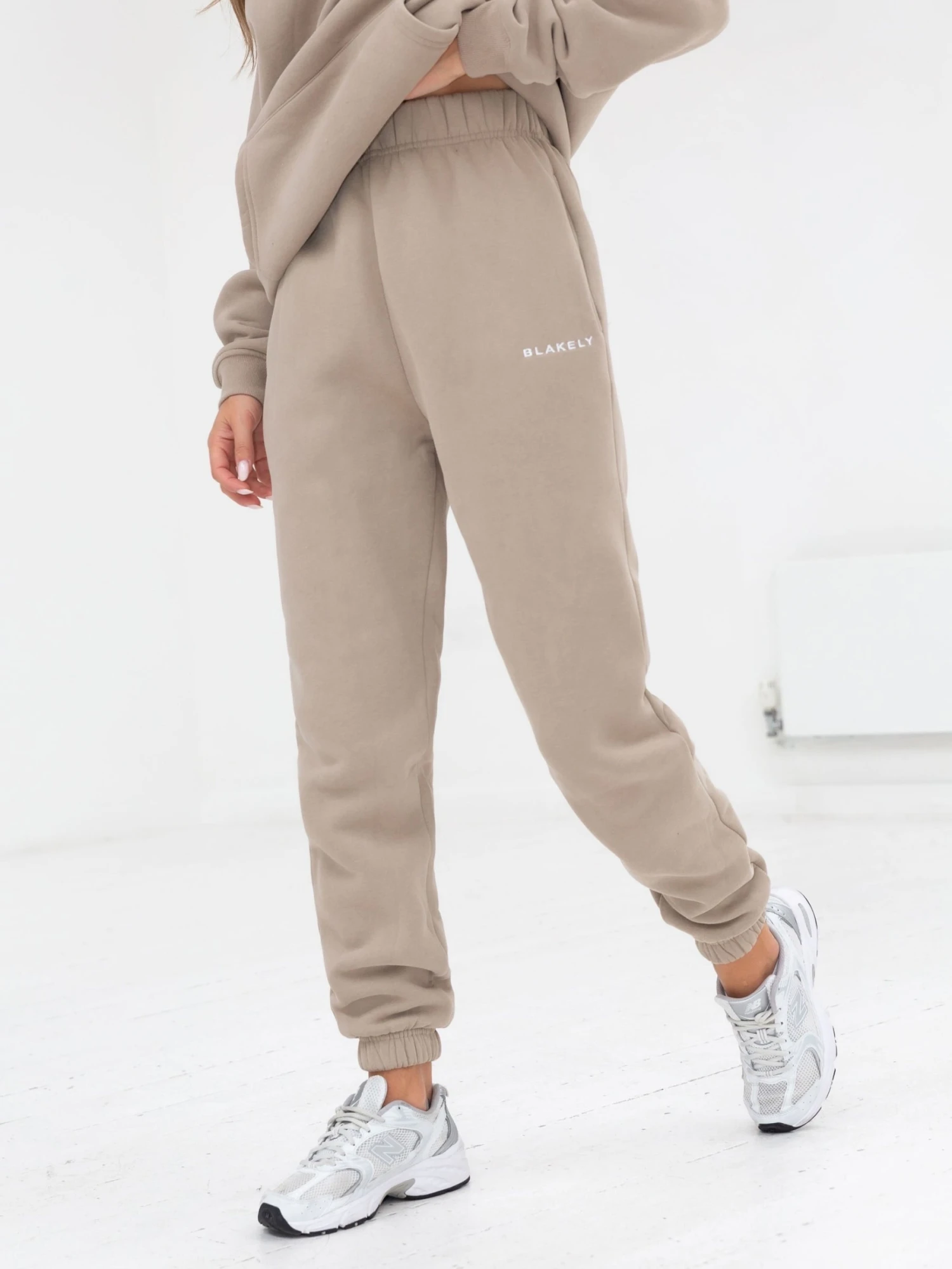 Series Sweatpants - Washed Khaki 1 Series Sweatpants - Washed Khaki